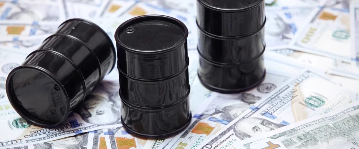 Oil Prices Close Higher in Year-End Trading